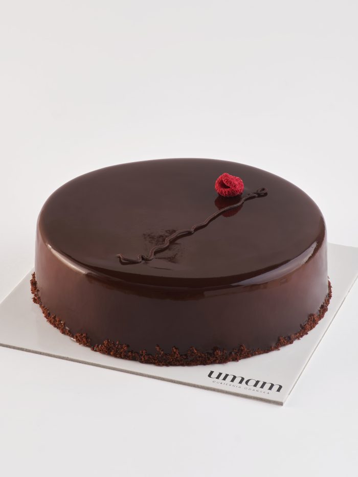 Tort gorzka czekolada - czerwone owoce