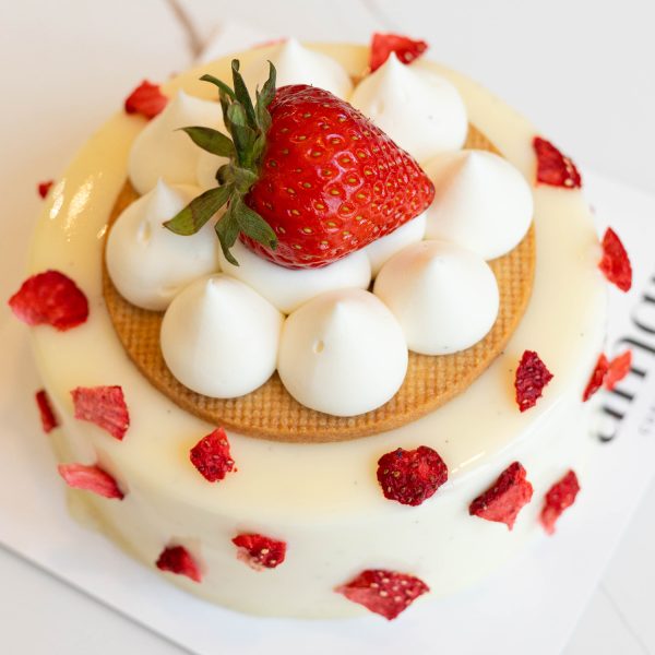 Tort Truskawkowy z Kremem Bawarskim i Chantilly (na Dzień Mamy)