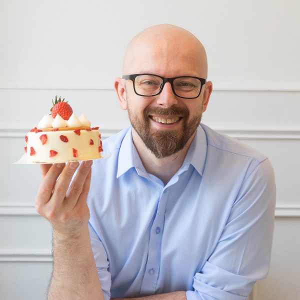 Tort Truskawkowy z Kremem Bawarskim i Chantilly (na Dzień Mamy) - obrazek 2